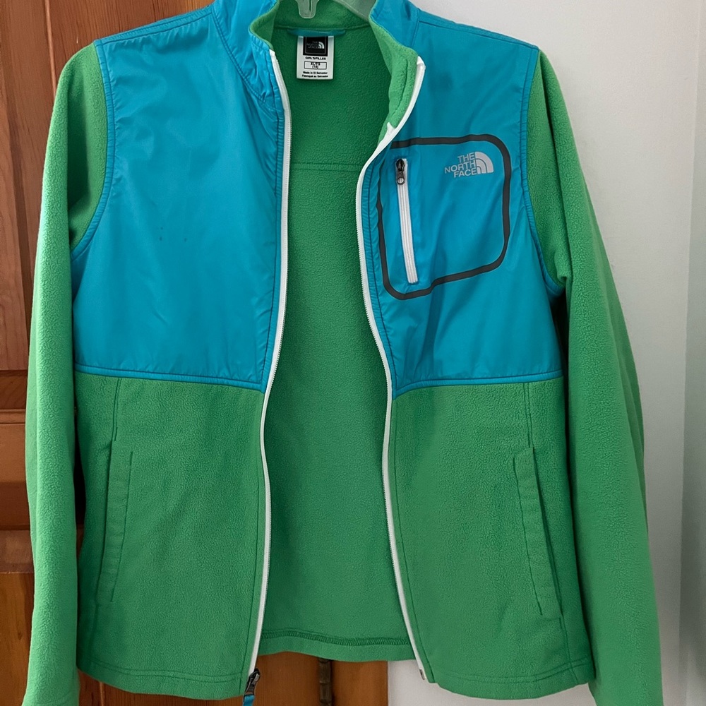 North Face XL size 18 in girls.  Defects shown in pics